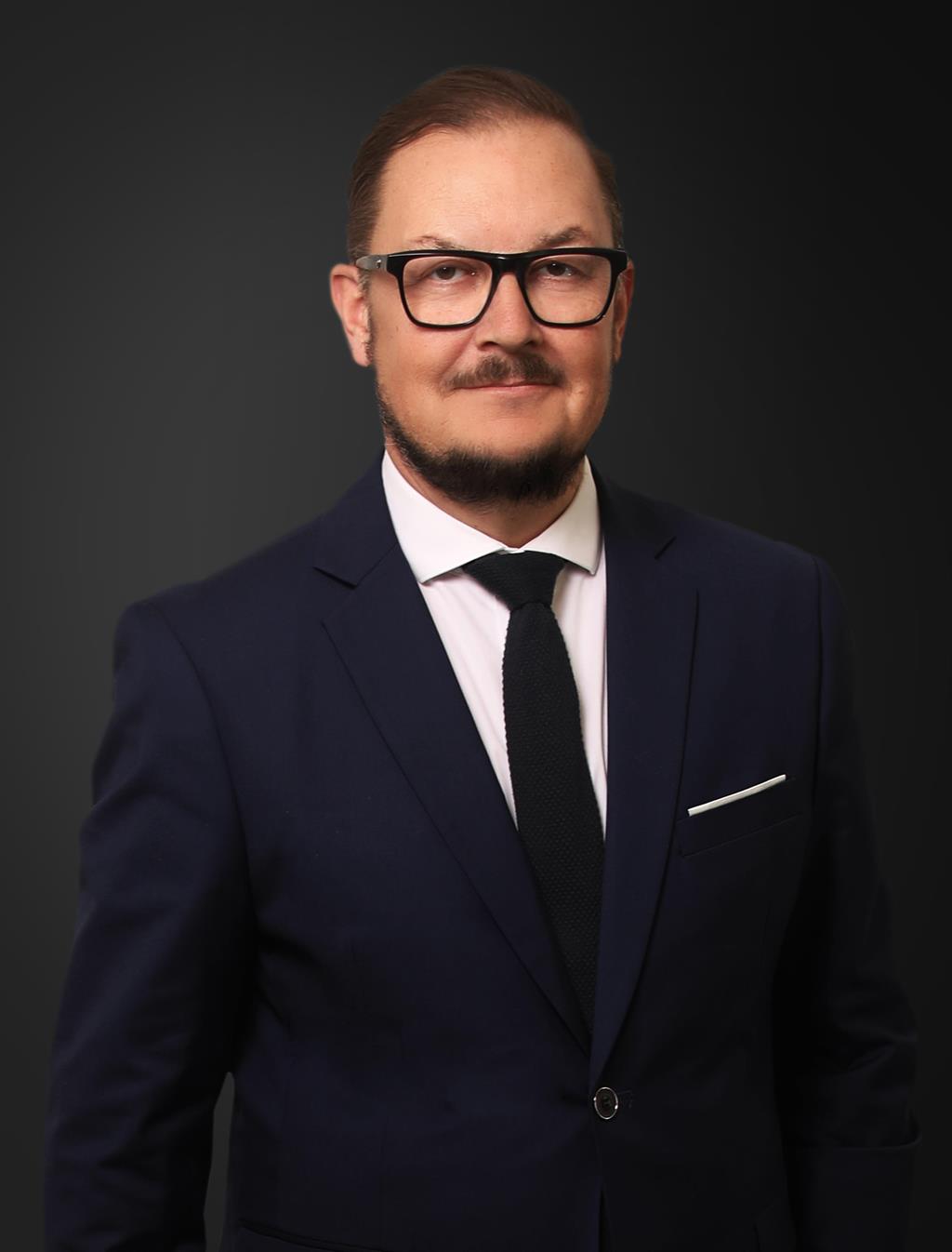 Fredrik Kullman, Mäklare Svensk Fastighetsförmedling