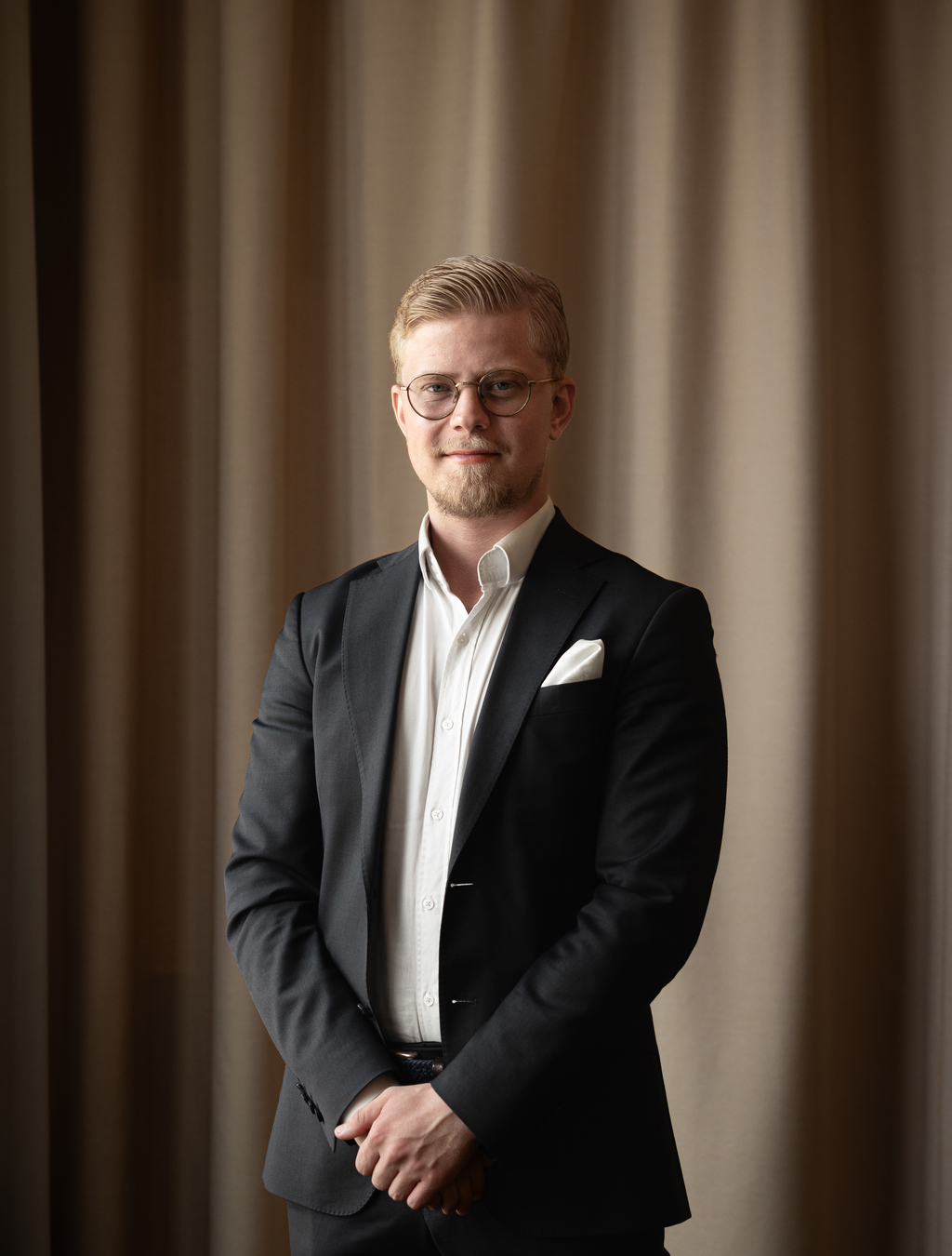 Sebastian Ögren, Mäklare Svensk Fastighetsförmedling