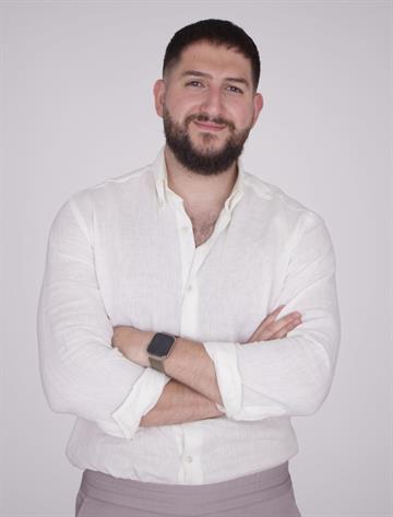 Frank Kassabian, Real estate agent Svensk Fastighetsförmedling