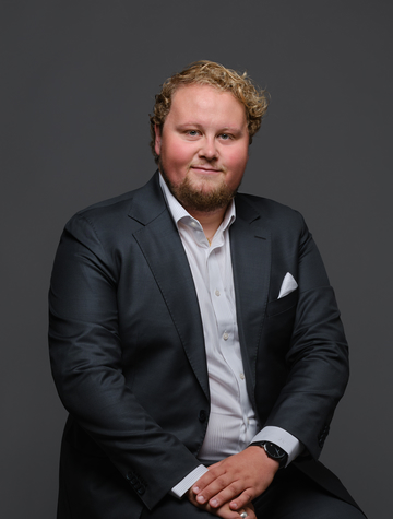 Gabriel Nordenhaag, Mäklare Svensk Fastighetsförmedling